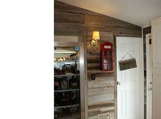 3506 Dexter Trl, Stockbridge, MI 49285