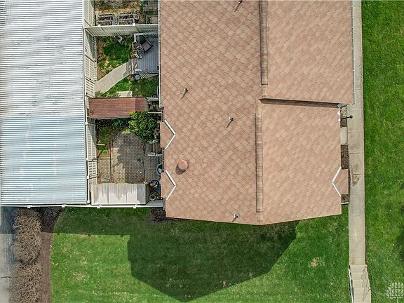 3rd image of 1399 Long Island Ct