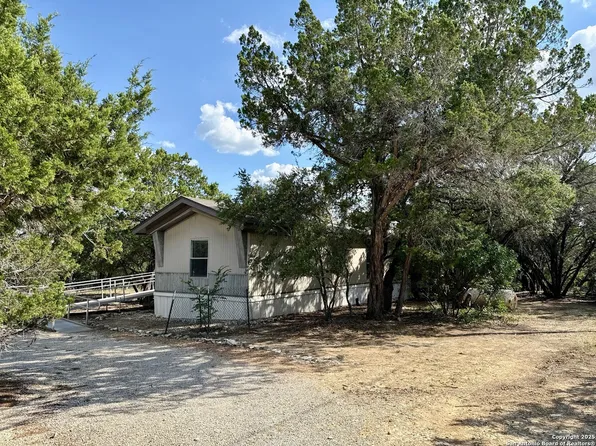 300 Pecos Road, Bandera, TX 78003