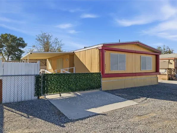 221 W Comstock Cir, Pahrump, NV 89048