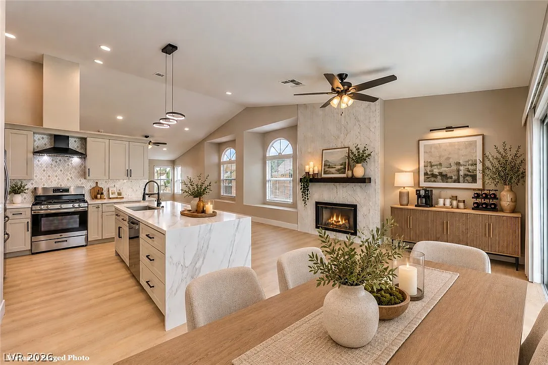 3 bed, 2.0 bath, 1530 sqft, $3,000 — Photo 4