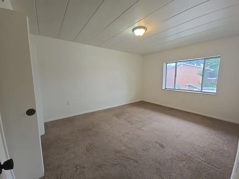 Olympia Park Apartments 1 and 2 Bedroom Units Available THIS SUMMER! — Photo 21