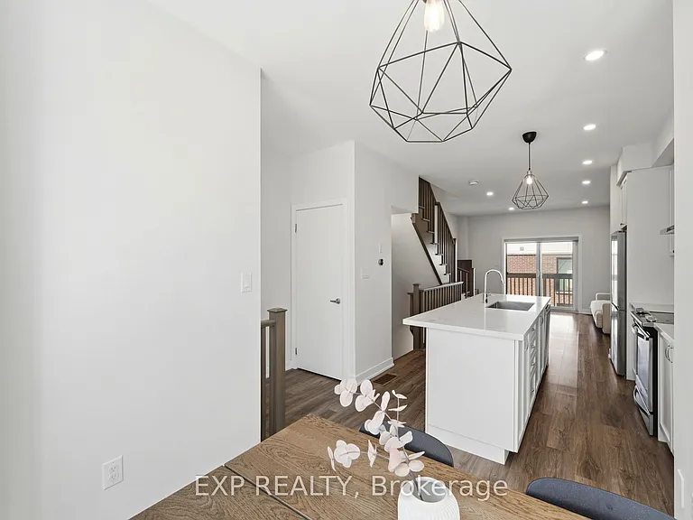 19 Markle Cres — Photo 15