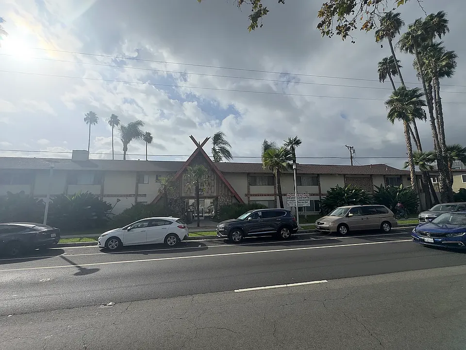 6415 Rosemead Blvd