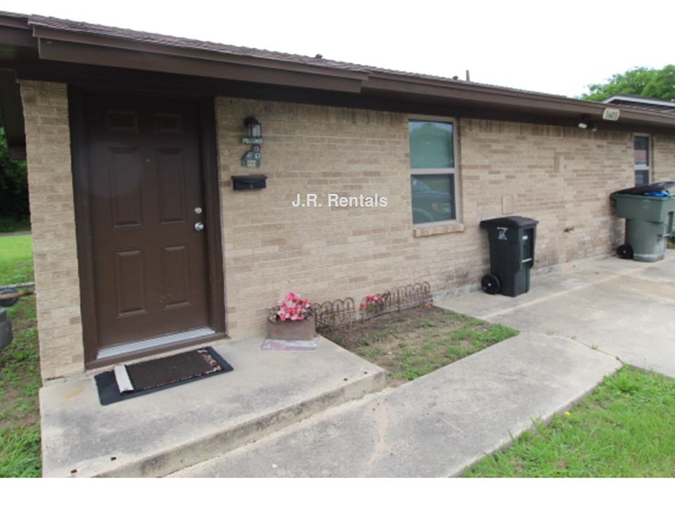 1st image of 1605 N W S Young Dr APT B