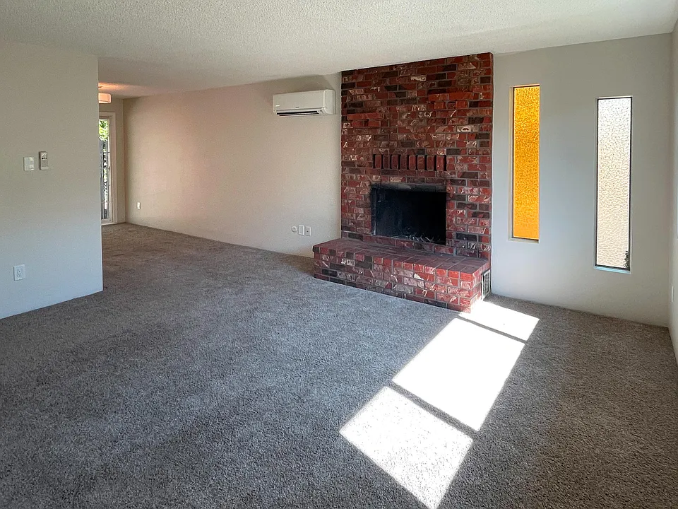 6106 SE Boise St