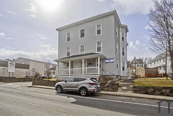 320 Front St #2 — Photo 3