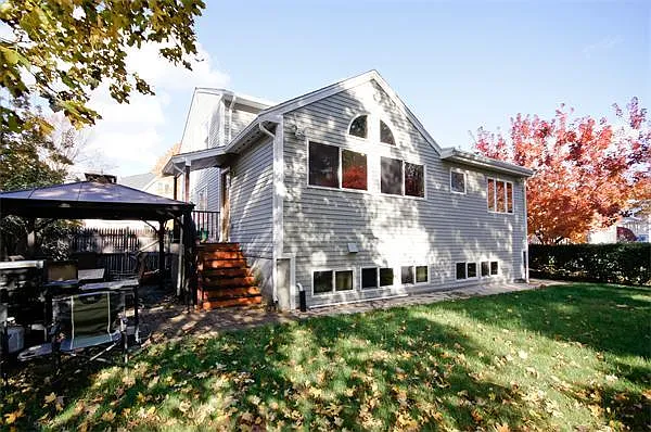 5 bed, 3300 sqft, $7,500 — Photo 3