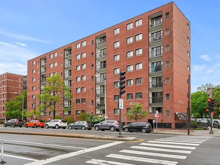 1600 Massachusetts Ave #205 — Photo 23