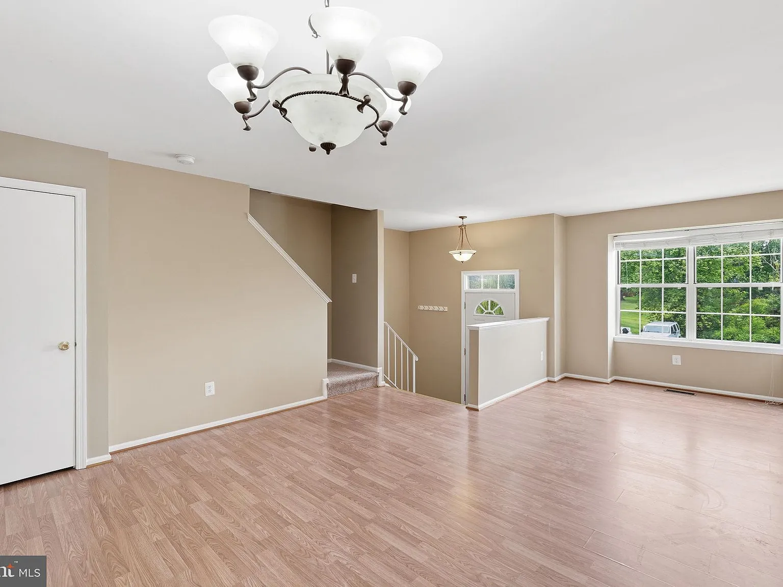 4 bed, 1280 sqft, $2,700 — Photo 4