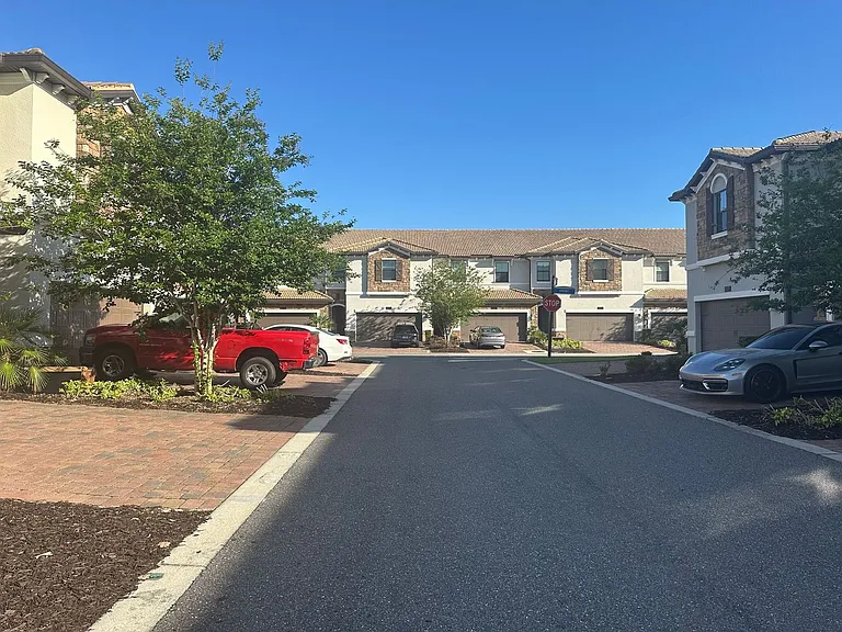 1206 Payne Stewart Dr — Photo 3