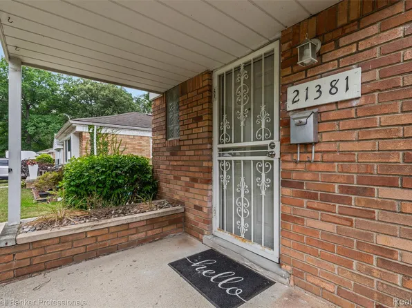 21381 Kipling St, Oak Park, MI 48237