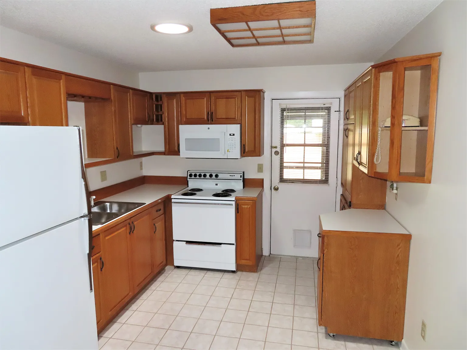 2 bed, 825 sqft, $1,150 — Photo 4