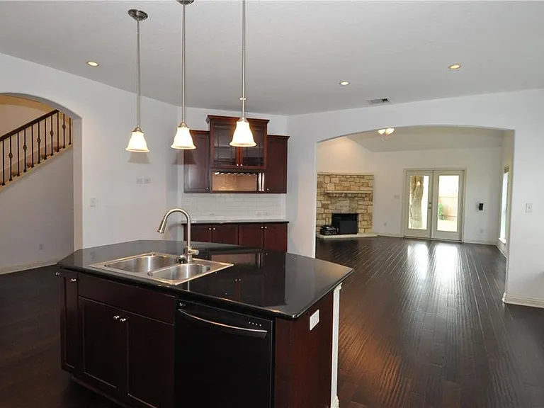 3323 Pine Needle Cir — Photo 6