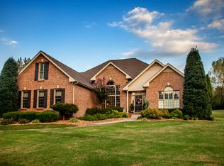 403 Savannah Trace Dr, Clarksville, TN 37043