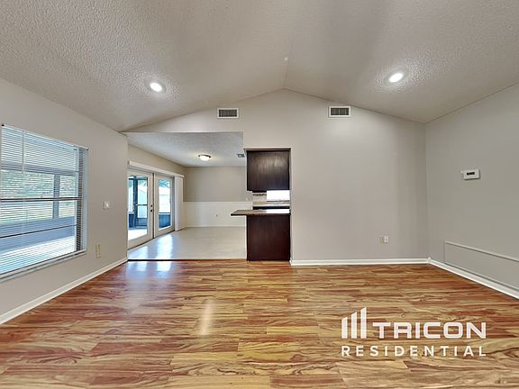 4th image of 916 Sunshine Way SW