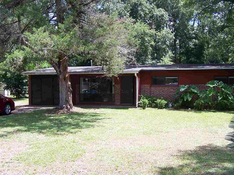 1st image of 700 Cochran Dr