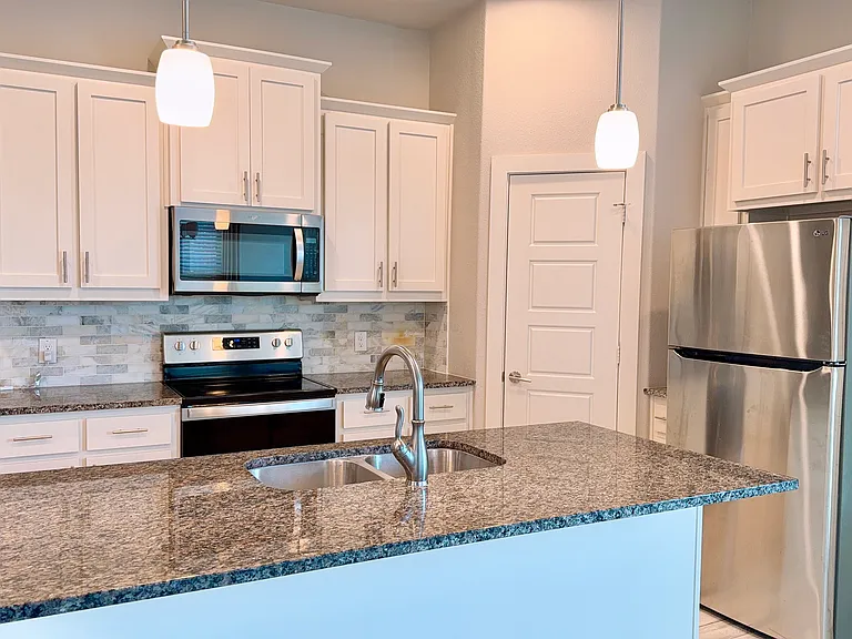 825 Eaglescliffe Lndg — Photo 2