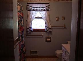 2nd image of 301 William St