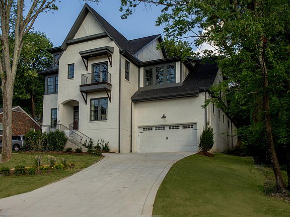 3rd image of 3205 Overlook Dr