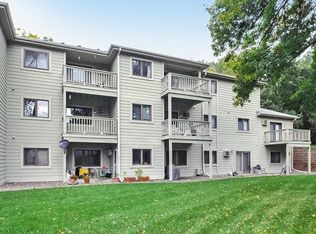 1580 Wheelock Ln APT 203, Saint Paul, MN 55117