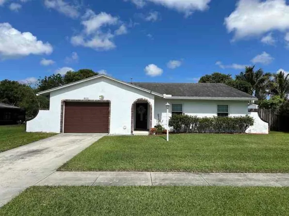 8110 Rose Marie Ave E, Boynton Beach, FL 33472