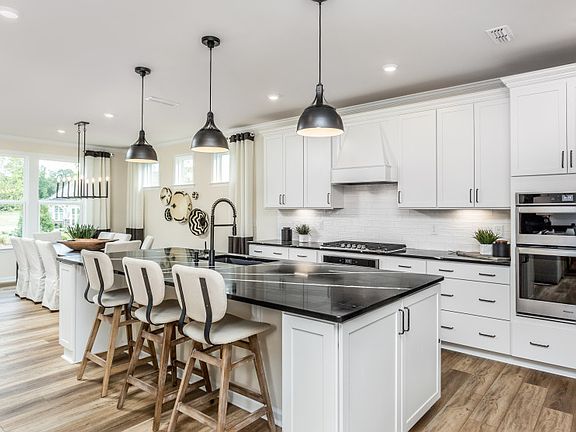 Large, Beautiful Kitchen