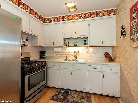 5th image of 823 E South Broadway Ave APT B