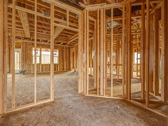 3rd image of 211 Packer St