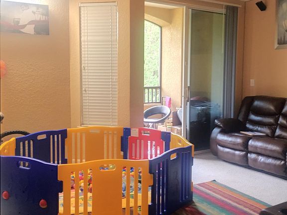 5th image of 8539 GATE Parkway #424