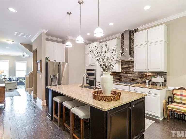 225 Penley Cir — Photo 6