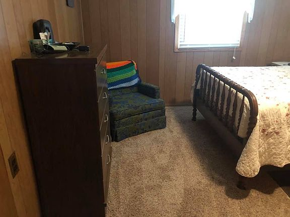 Bedroom 1 NEW carpet
