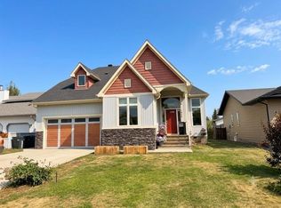 1016 S 2nd St NE, Sundre, AB T0M1X0