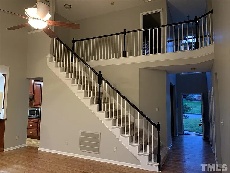 100 Castlebury Creek Ct — Photo 6