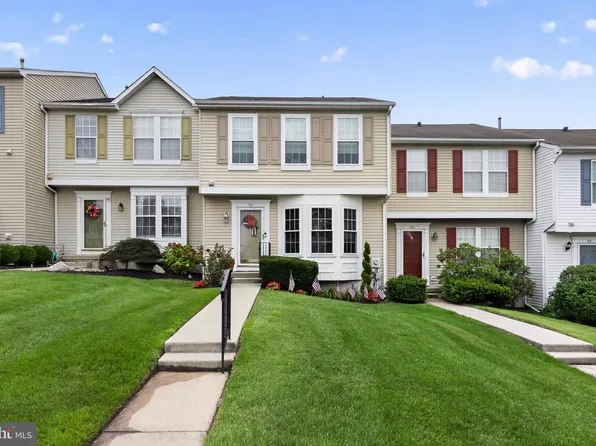 81 Pebble Ln, Blackwood, NJ 08012