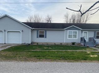 510 W Douglas St, New Douglas, IL 62074