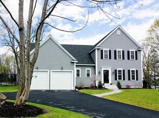 42 E Main St, Southborough, MA 01772