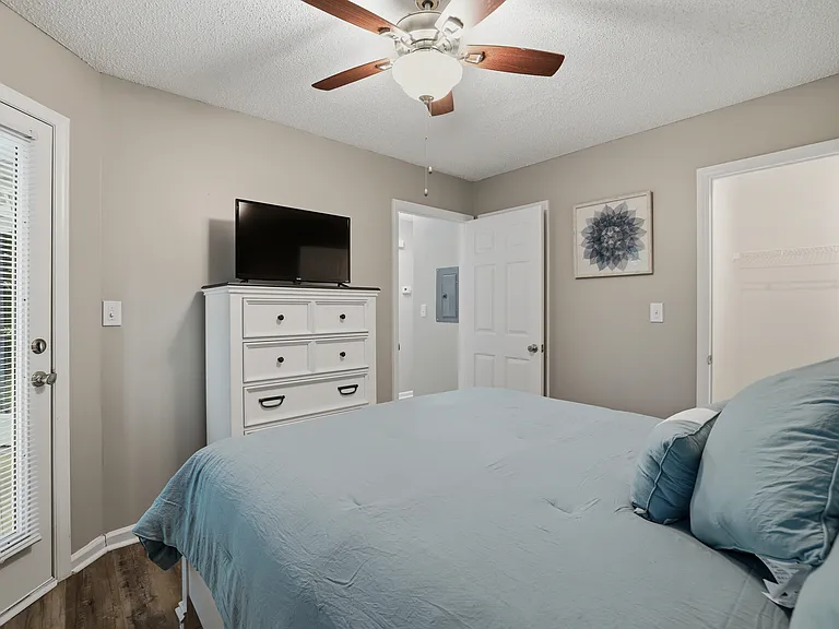 Westpointe Apartments — Photo 25