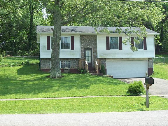 2nd image of 964 Woods Hollow Dr