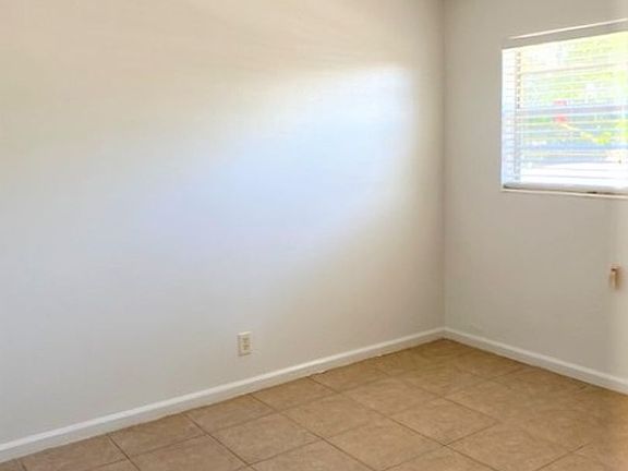 4th image of 1001 S M St APT 10