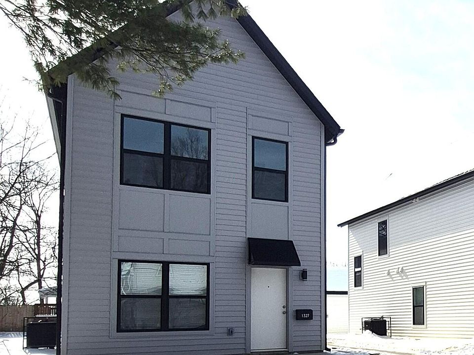 1st image of 1327 E Fulton St