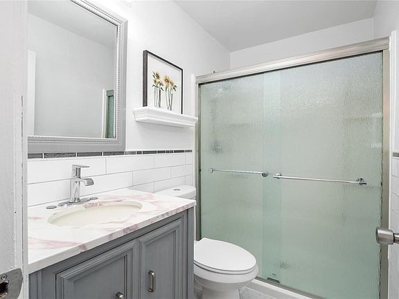 5th image of 9505 Cloverhurst Dr