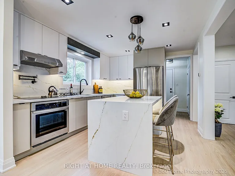 22 Gleneagle Cres — Photo 5