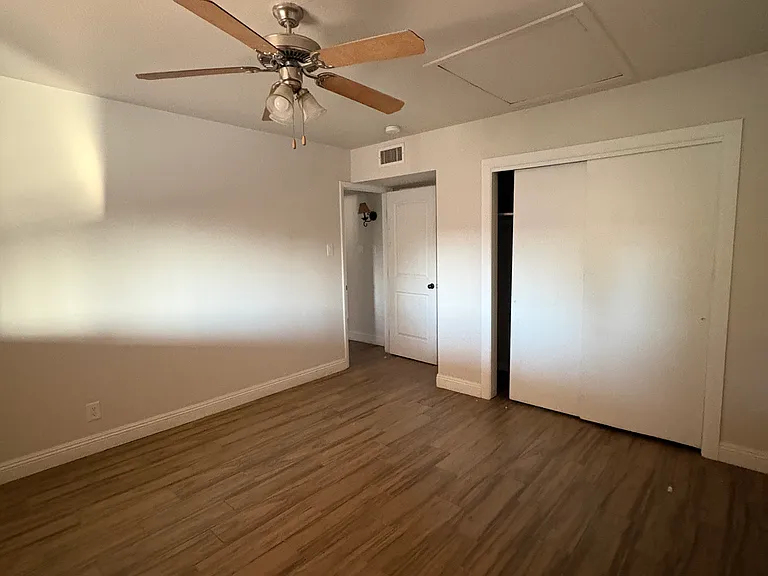 406 S Balboa Rd — Photo 28