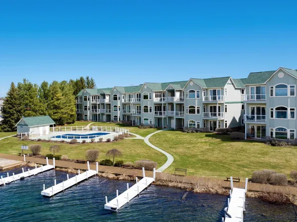 110-12 Ames St, Elk Rapids, MI 49629