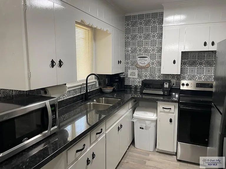 1617 E Los Ebanos Blvd — Photo 11