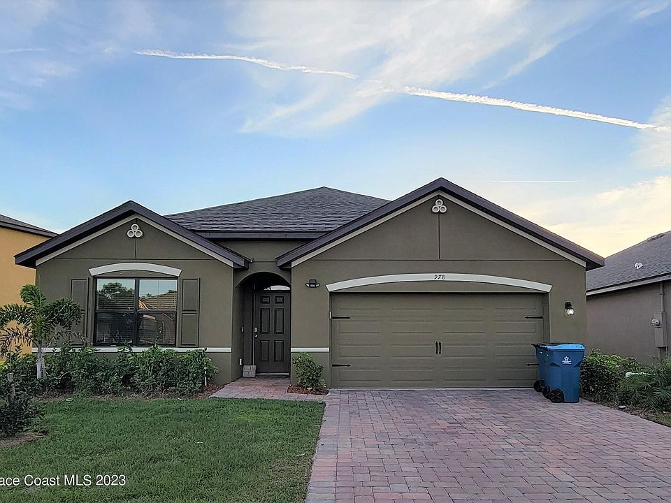 1st image of 978 Remington Green Dr SE
