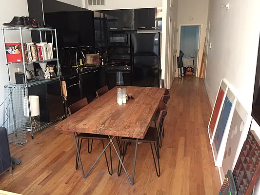 Rented by Loom Group | media 31