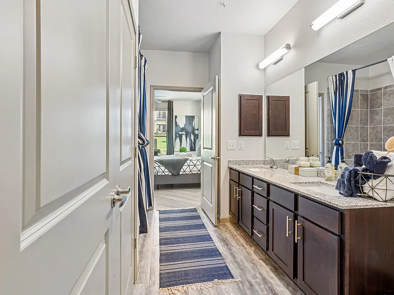 Enclave Falcon Pointe — Photo 8