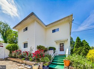 10639 Maple St, Fairfax, VA 22030